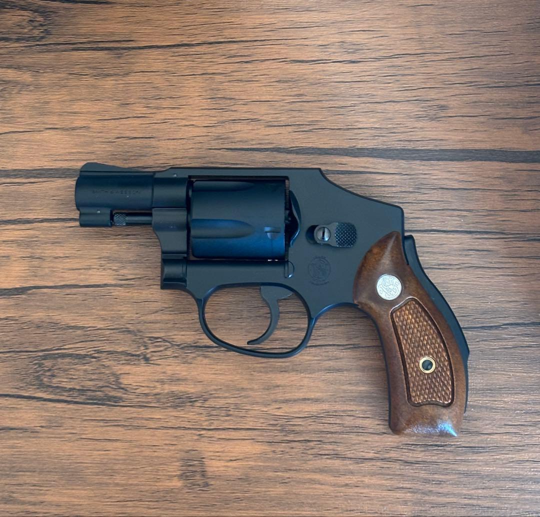 合法樹脂製モデルガン S&WM40 センチニアル　モデルガン