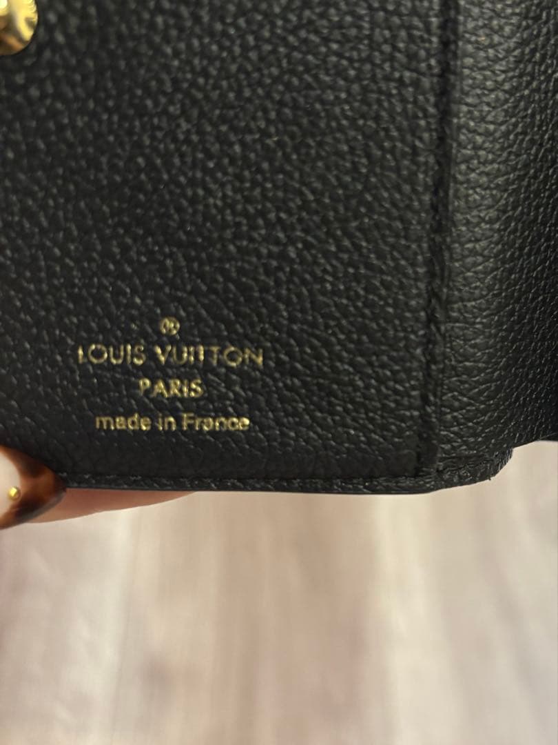 LOUIS VUITTON ブラック 二つ折り財布