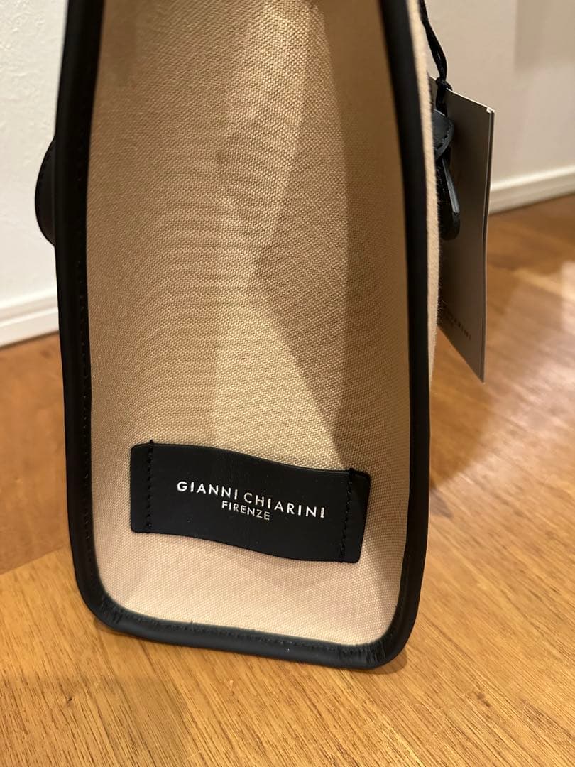 ジャンニキアリーニ　マルッチェラSサイズ　未使用　保存袋付き