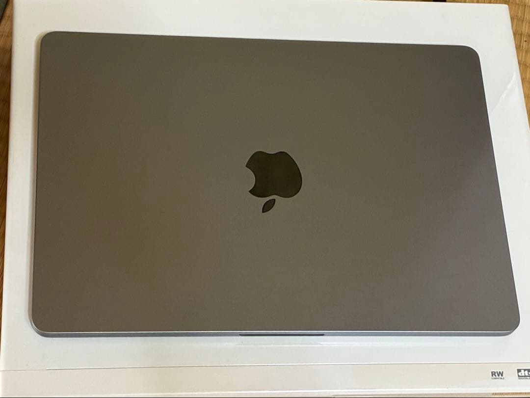 MacBookAir M2 8GB 256GB 13インチ　スペースグレー