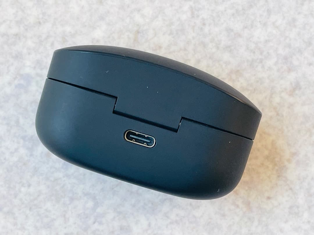 【美品】SONY WF-1000XM4 ブラック【左右バッテリー交換済】