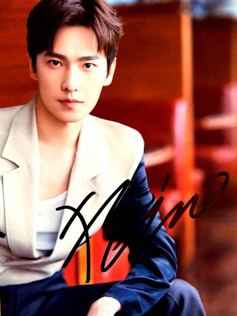 セール中…ヤン・ヤン直筆サイン入り2Lサイズ写真…Yang Yang…