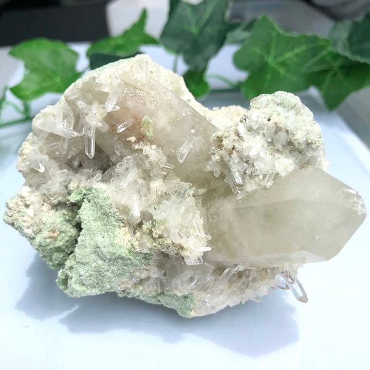 ロシア産 モスコバイト共生水晶クラスター N285