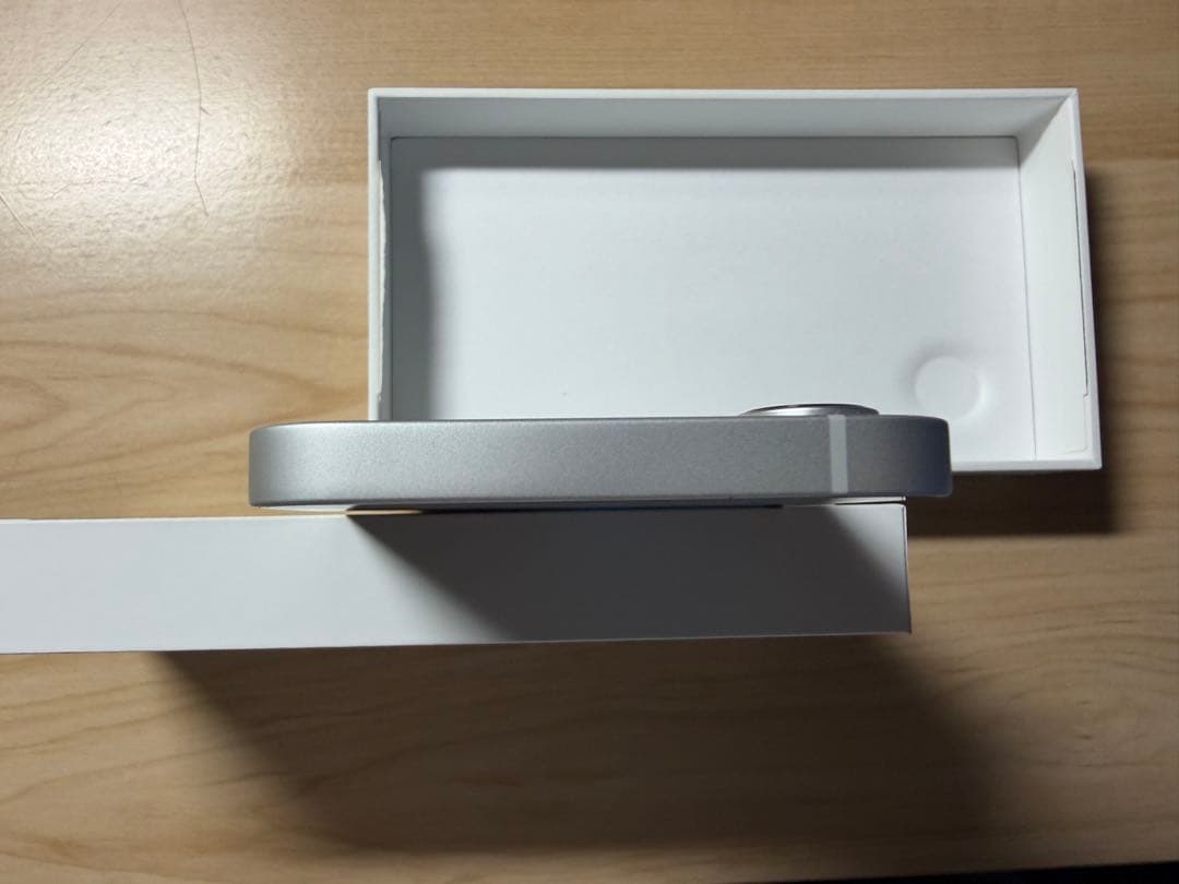 超美品 Apple iPhone 16e 256GB ホワイト