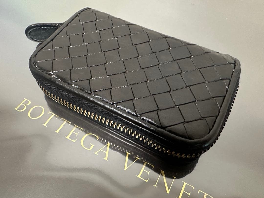 【美品】ボッテガヴェネタ イントレチャートケース/ラム/黒/4️⃣✨✨