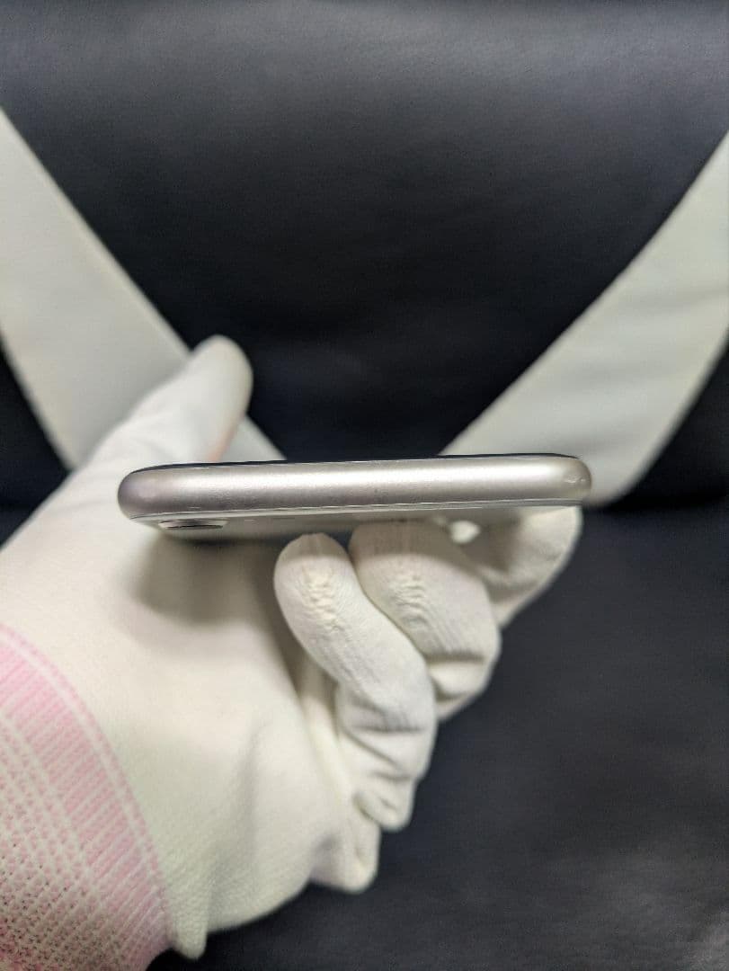 極美品　iPhone　SE 第3世代　128gb 白　SIMフリー　　48