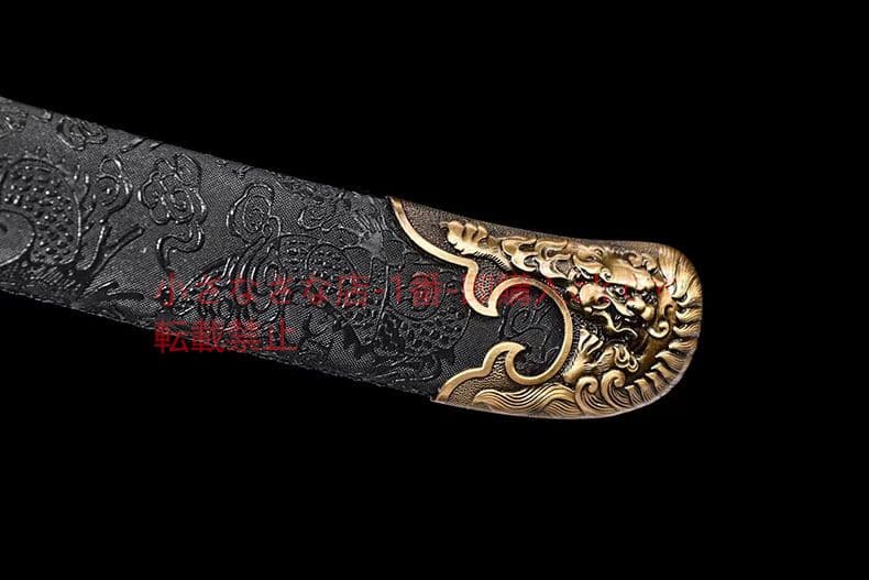 春の河東獅子のほえる刺繍をする 古兵器 武具　刀装具　日本刀　模造刀 居合刀