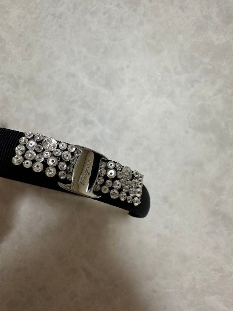 極美品　ferragamo フェラガモ　カチューシャ　ビジュー