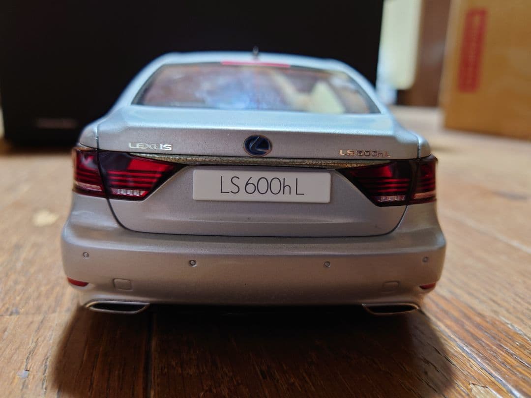 Lexus LS600hL 1/18オートアートカスタム仕様シルバー現状販売箱有