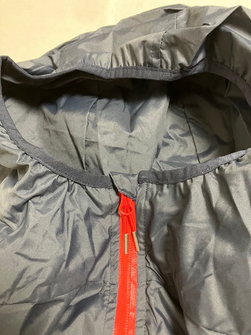 レッドブルレーシング　レインパーカー　フルジップ　ＸＬ