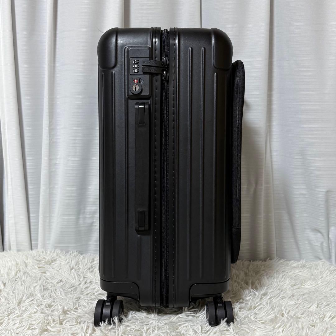⭐️新品未使用⭐️ RIMOWA　エッセンシャルスリーブ　キャリーケース　ブラック
