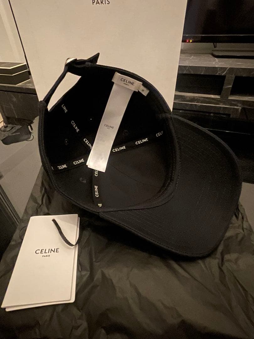 CELINE トリオンフベースボールキャップ