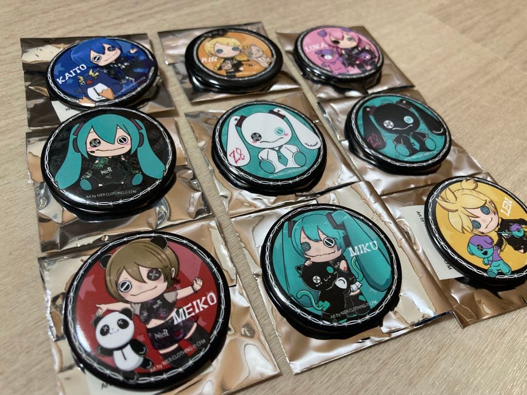 NieR clothing×ピアプロ 缶バッジ 全種　初音ミク　ルカ　リン　レン