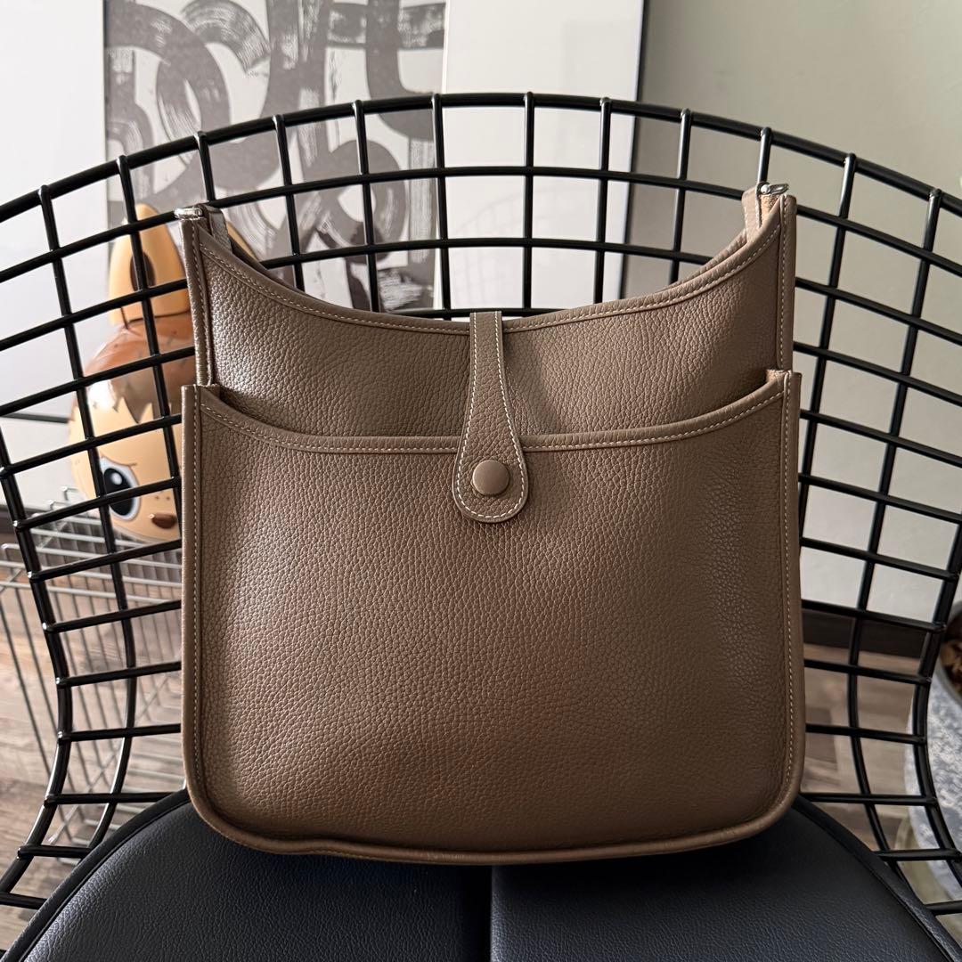 現行モデル HERMES エヴリンⅢ PM エトゥープ ショルダーバッグ C刻印
