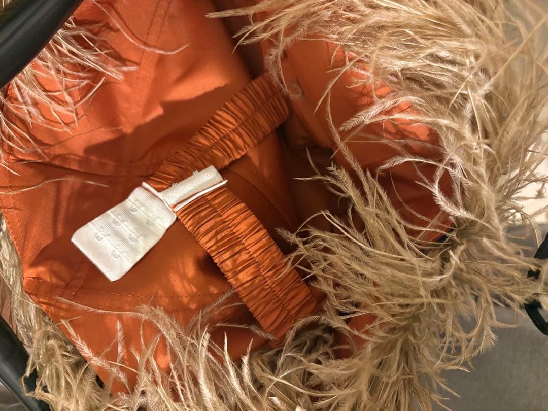 【たー】カラードレス テラコッタ色 マーメイドライン フェザー