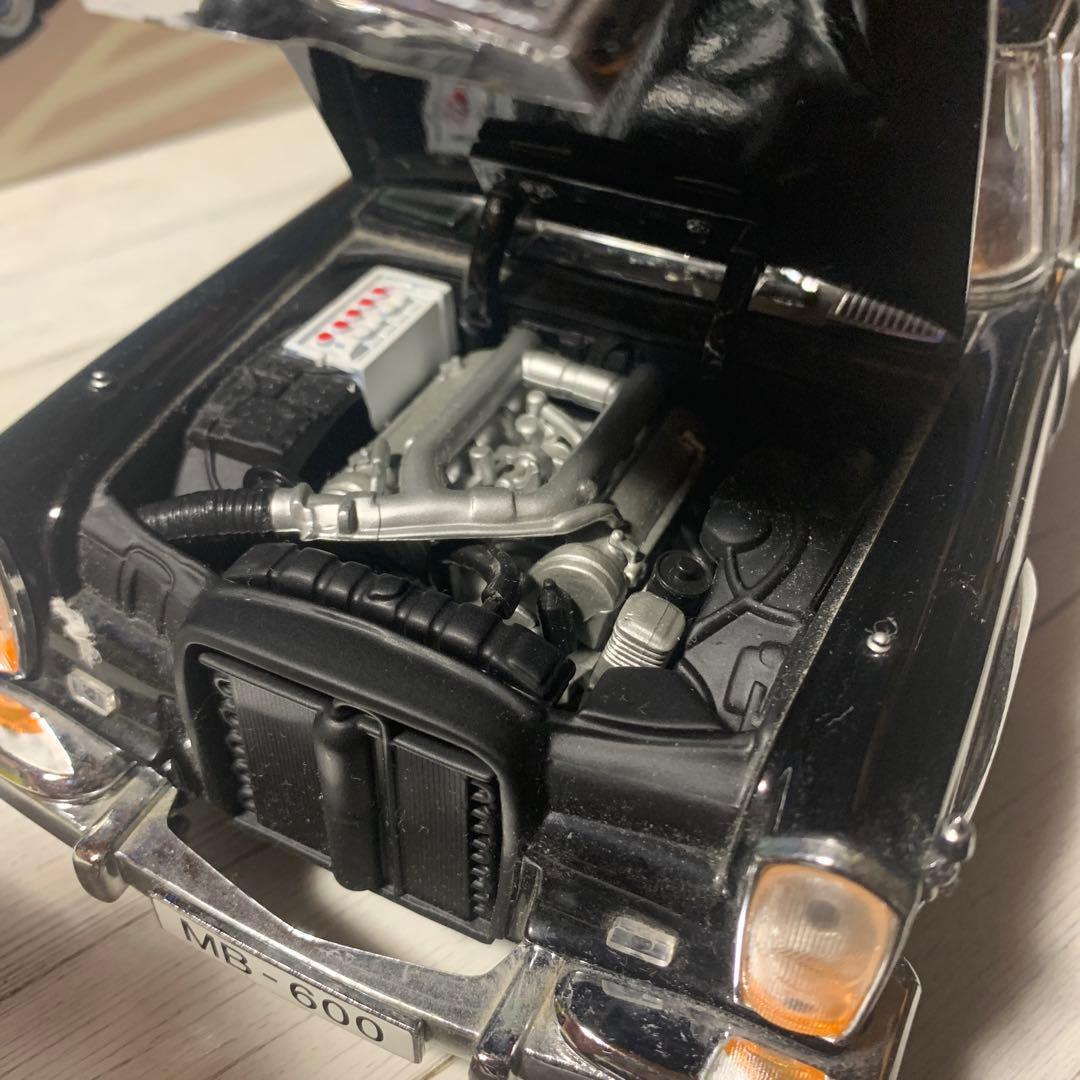 メルセデスベンツ　リムジン　1/18