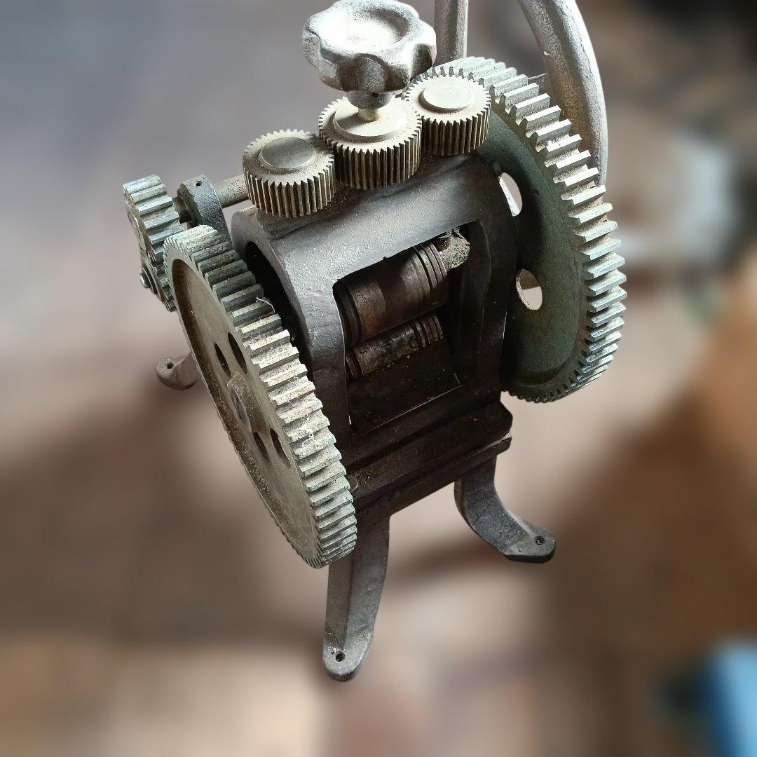 131.彫金工具手動機械装置、彫金工具用 ローラ、