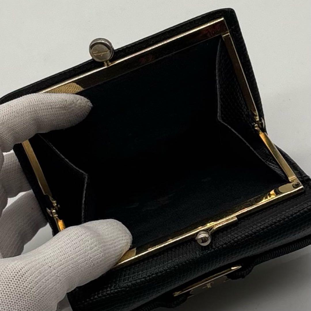 【極美品】Ferragamo レザー 二つ折り財布 ヴァラリボン 黒 コンパクト