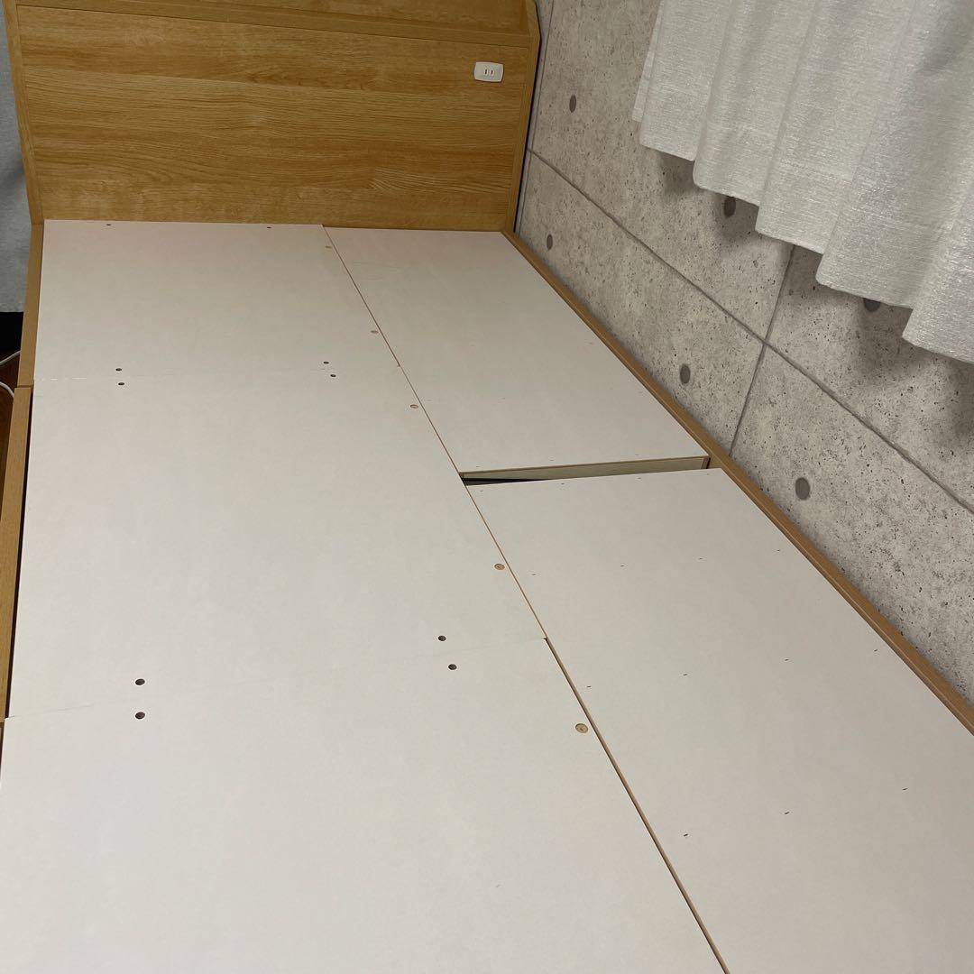 ニトリ シングル　ベッドフレーム　大容量収納　ライトブラウン色