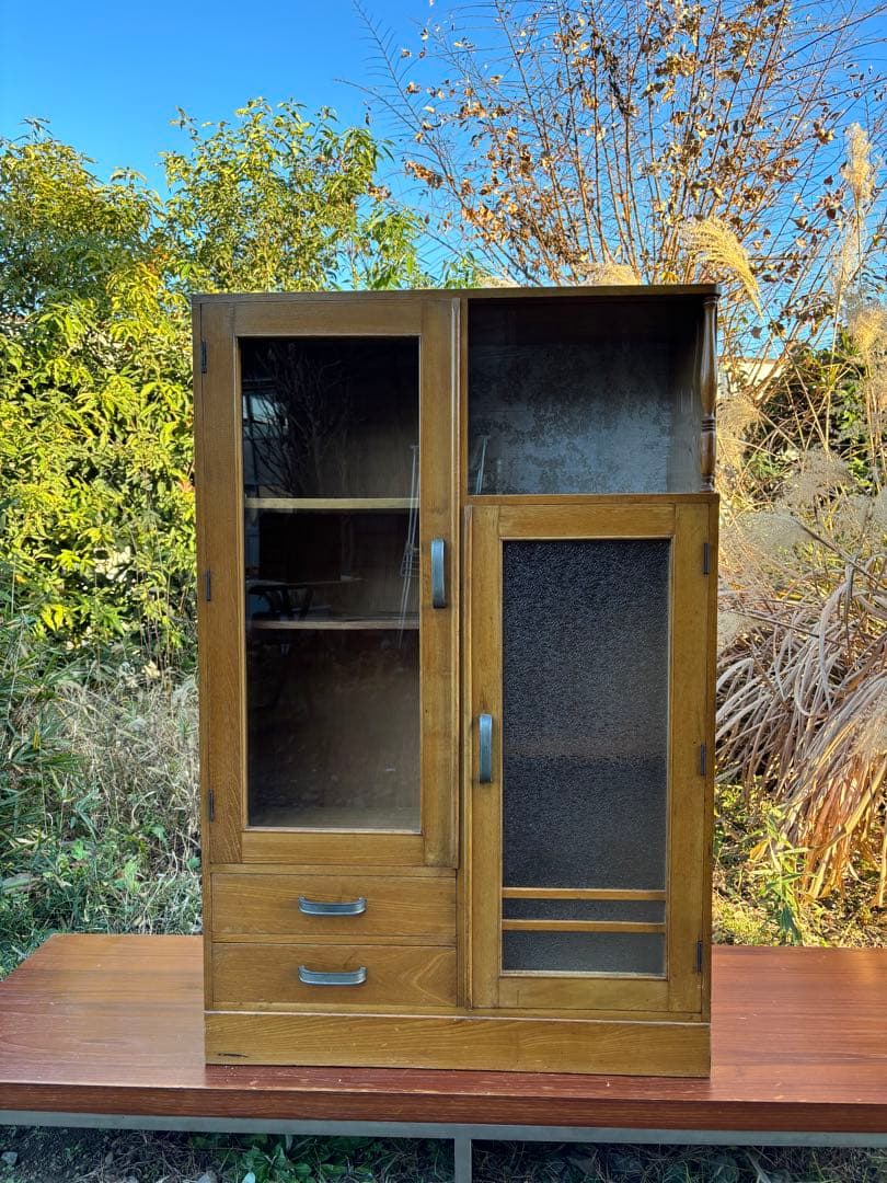 昭和レトロなガラスキャビネット‼️食器棚　飾り棚　書棚