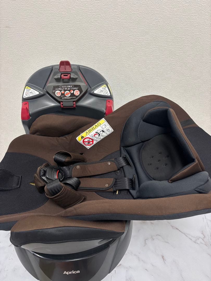 Aprica ディアターンプラスPiatta 茶　回転式　完全リクライニング