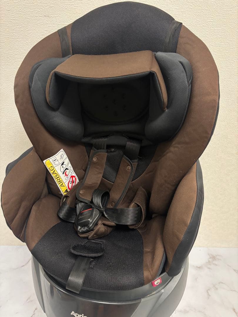 Aprica ディアターンプラスPiatta 茶　回転式　完全リクライニング