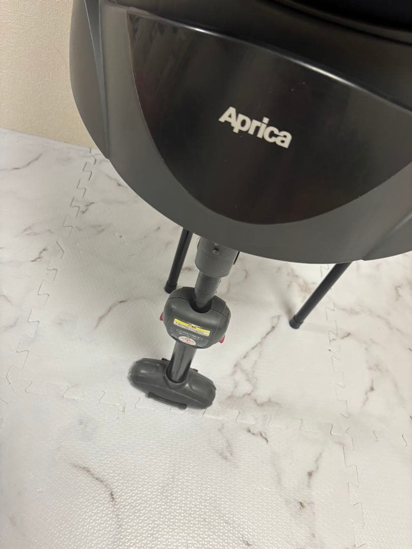 Aprica ディアターンプラスPiatta 茶　回転式　完全リクライニング