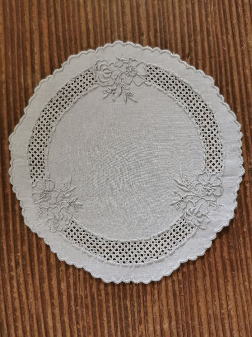 アンティーク桜刺繍ドイリー シュバルム透かしローズステッチ マディラ刺繍レースα