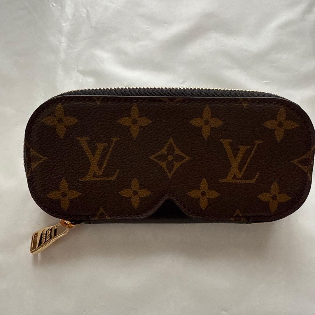 ルイヴィトン　メガネケース　エテュイリュネット　ブラウン