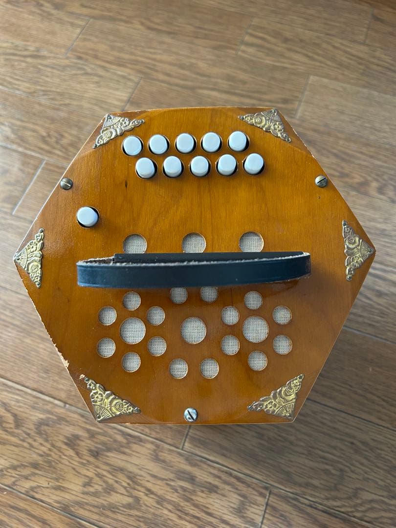 コンサーティーナ