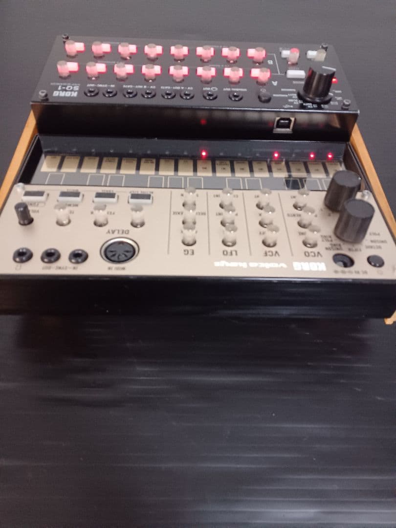 エ*ン様 KORG Volca keys + SQ-1 自作ラック付き