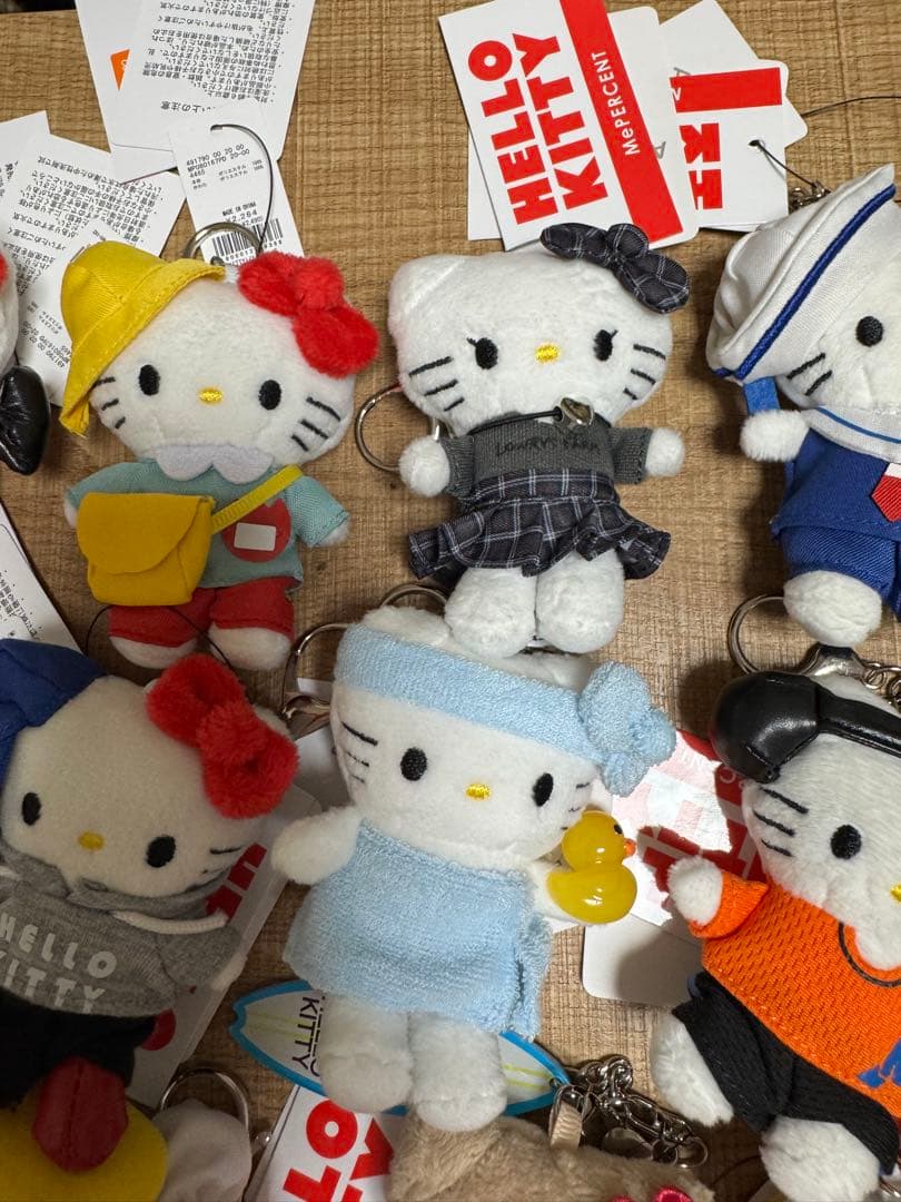 【新品】ME％ × Hello Kitty 限定コラボ マスコット 全27種