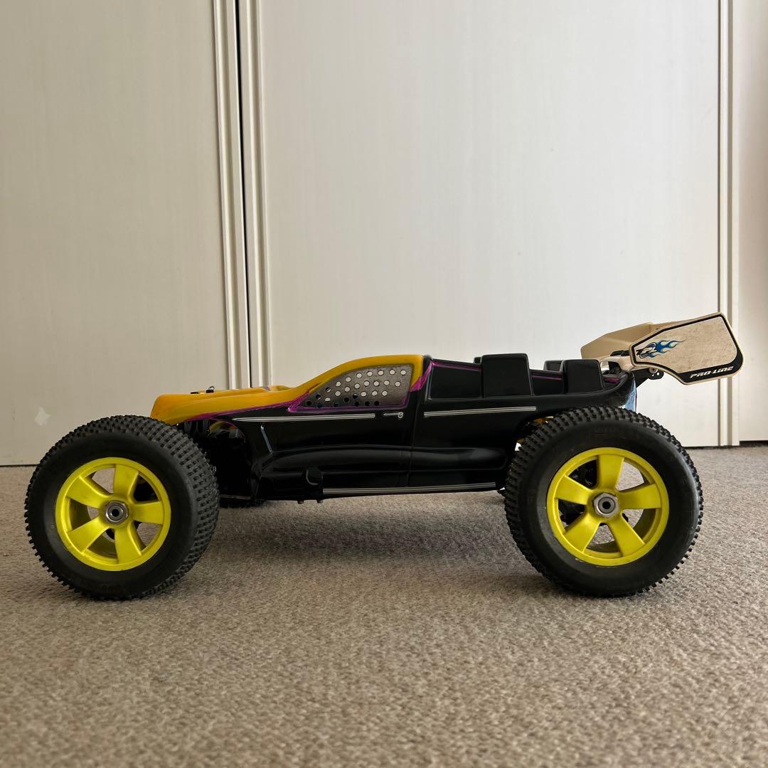 Mugen Seiki MBX5Tエンジンカー