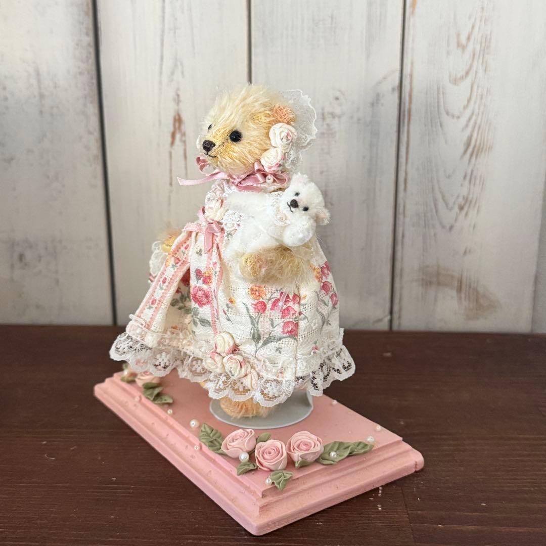 田中富美子先生　作家　ベア台座付き