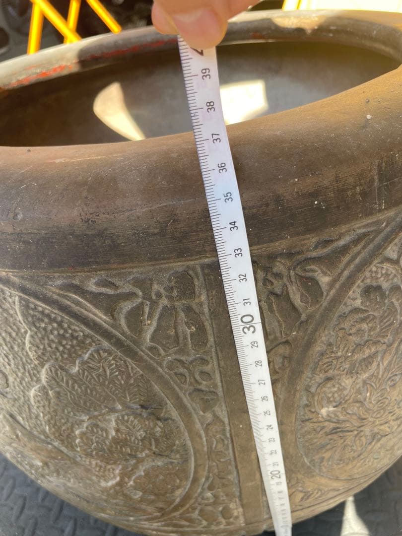 【大セール】火鉢 伝統的な彫刻模様