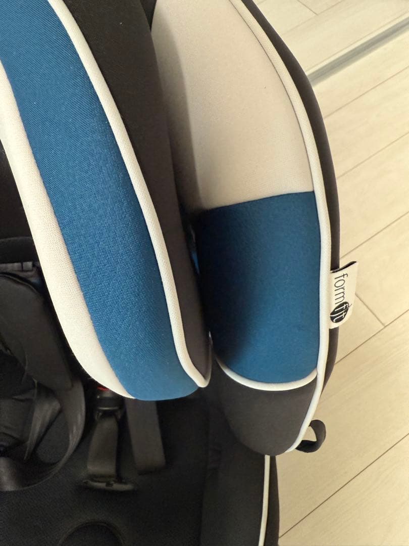 美品　Aprica チャイルドシート 車用 formfit ISOFIX