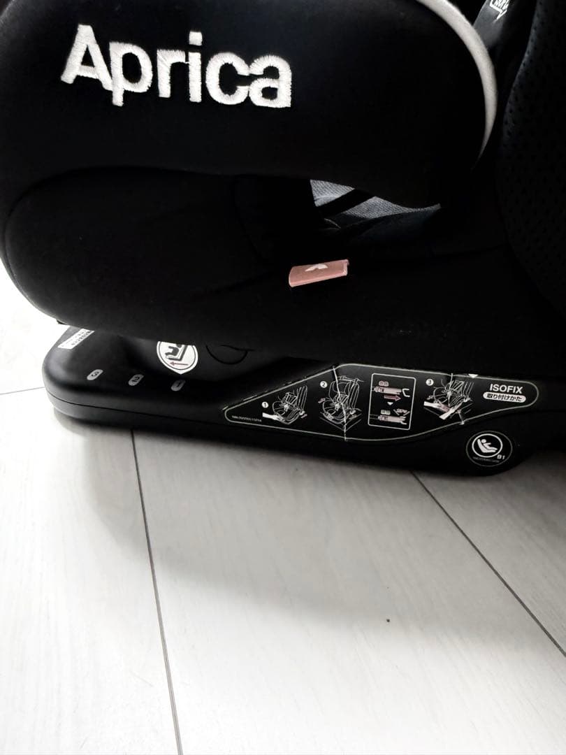 美品　Aprica チャイルドシート 車用 formfit ISOFIX