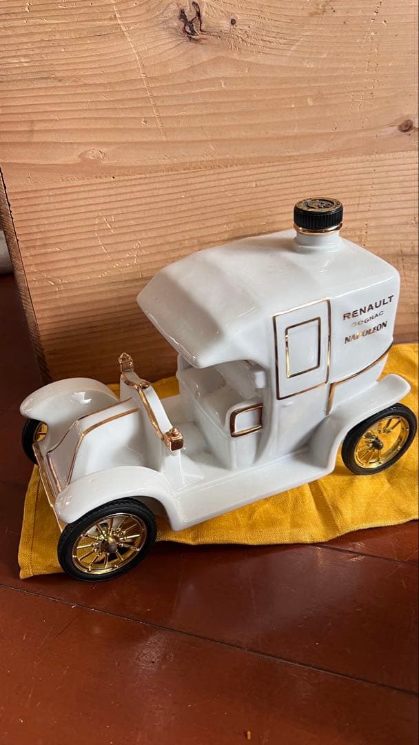 RENAULT エクスト　クラシックカーボトル