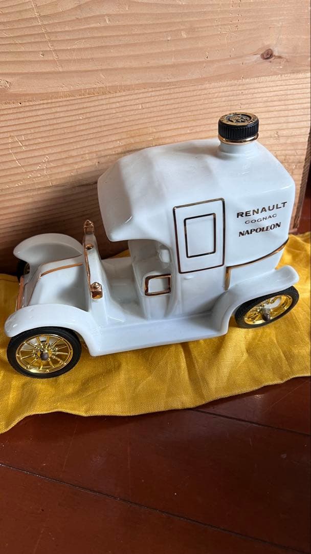 RENAULT エクスト　クラシックカーボトル