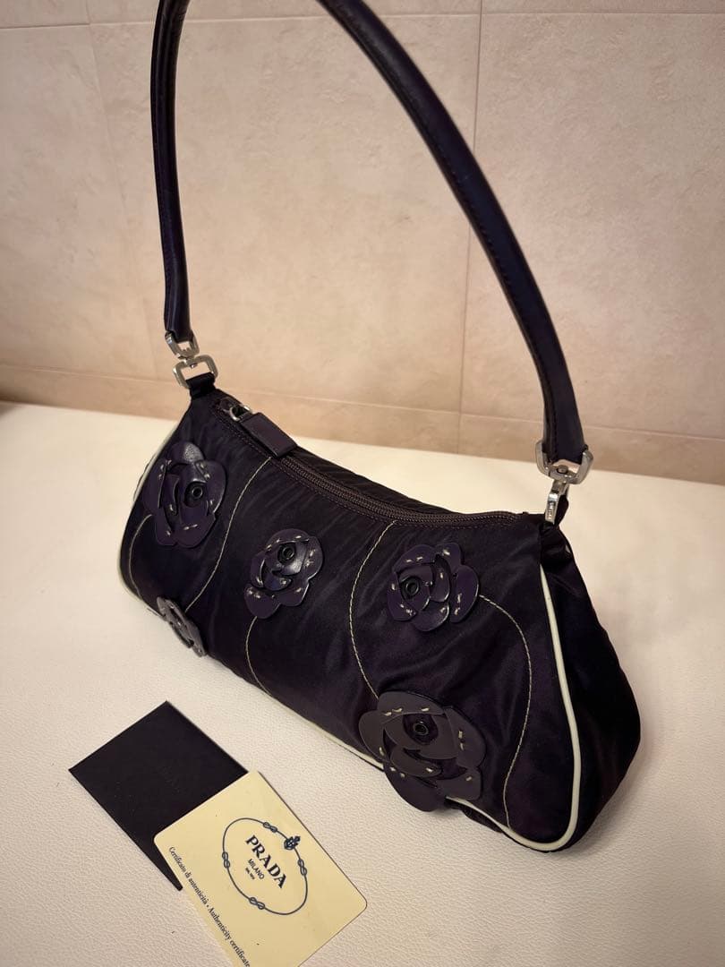 PRADA 花の装飾 ハンドバッグ 紫