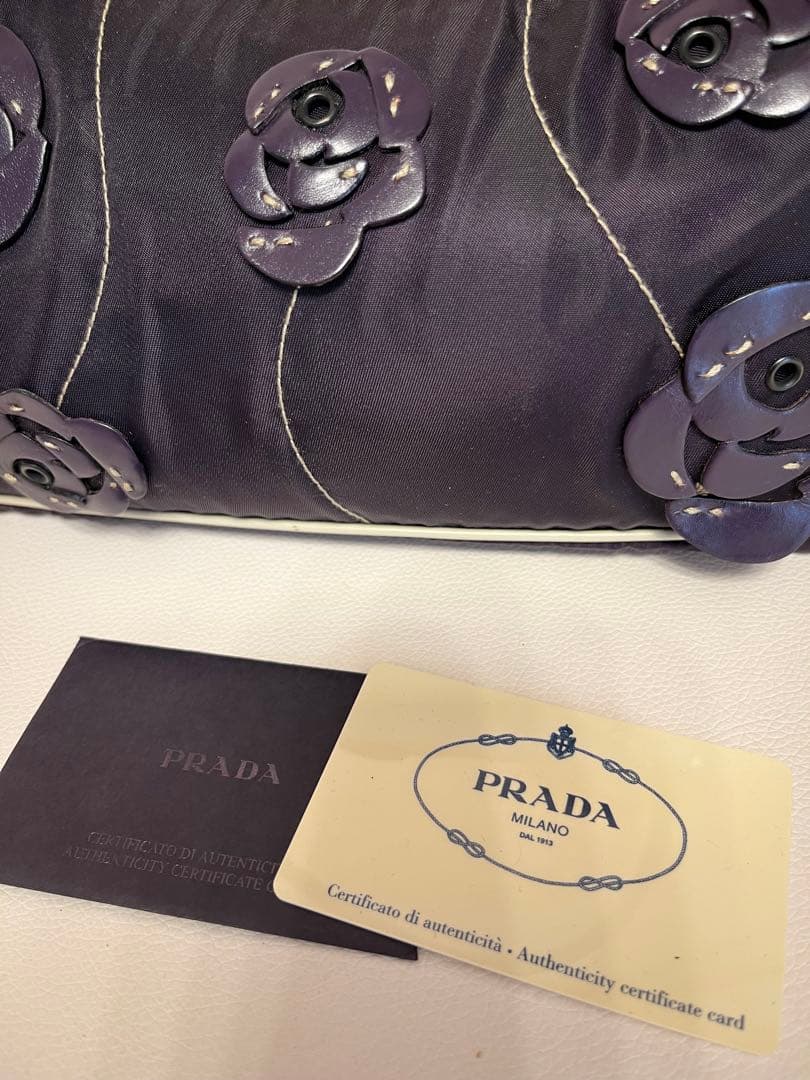 PRADA 花の装飾 ハンドバッグ 紫