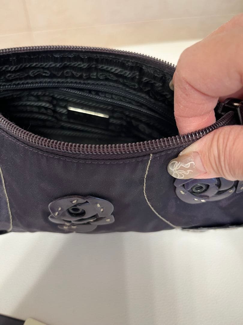 PRADA 花の装飾 ハンドバッグ 紫