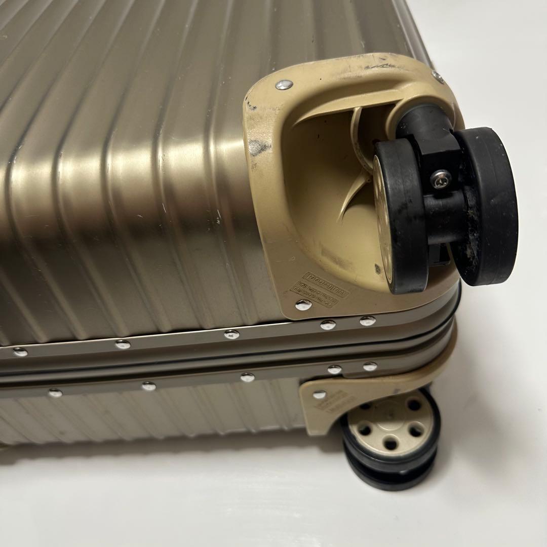リモワ スーツケース トパーズ チタニウム 63リットル程度 4輪