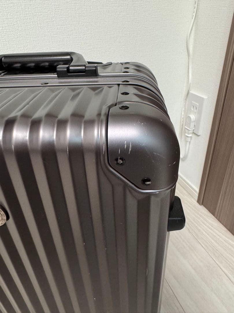 メルセデスベンツ　AMG 32リットル　キャリーケース　中古品