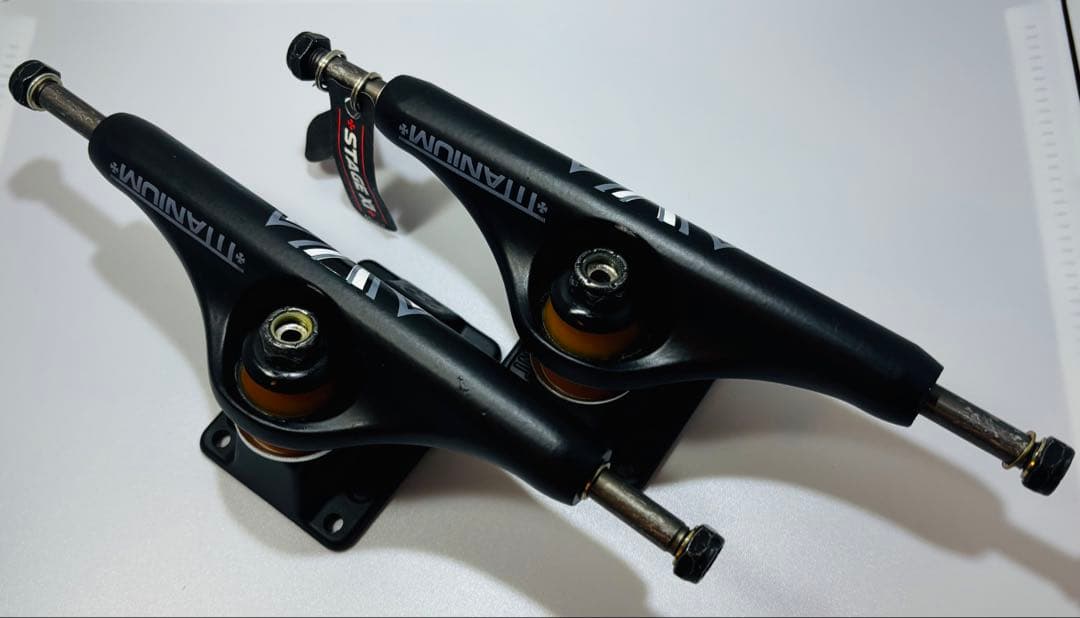 レア Independent Titanium 159 スケートボードトラック