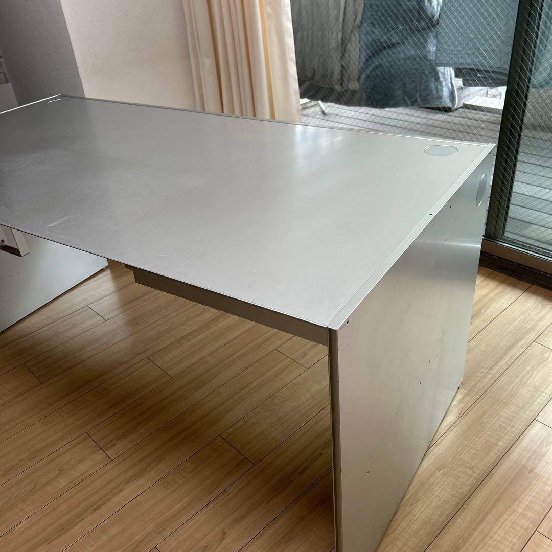 カッシーナ　イクシー　エアーフレーム