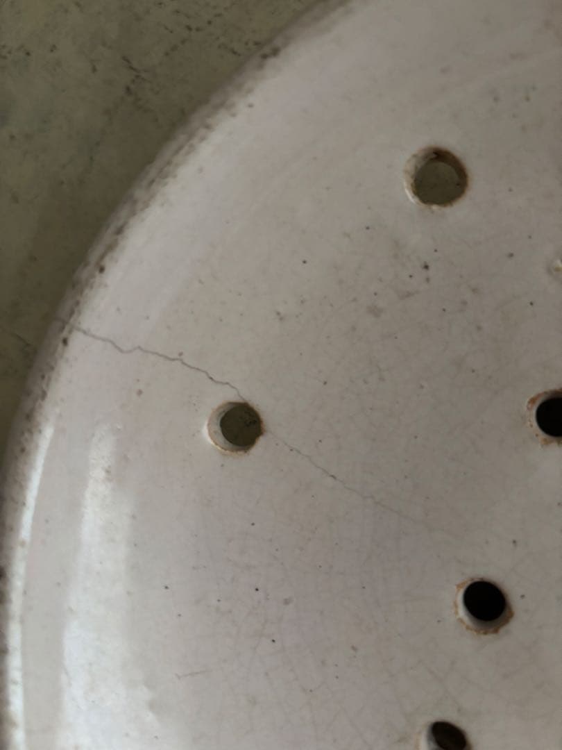 フランスアンティーク　ムスティエ コランダー