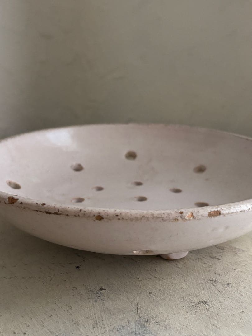 フランスアンティーク　ムスティエ コランダー