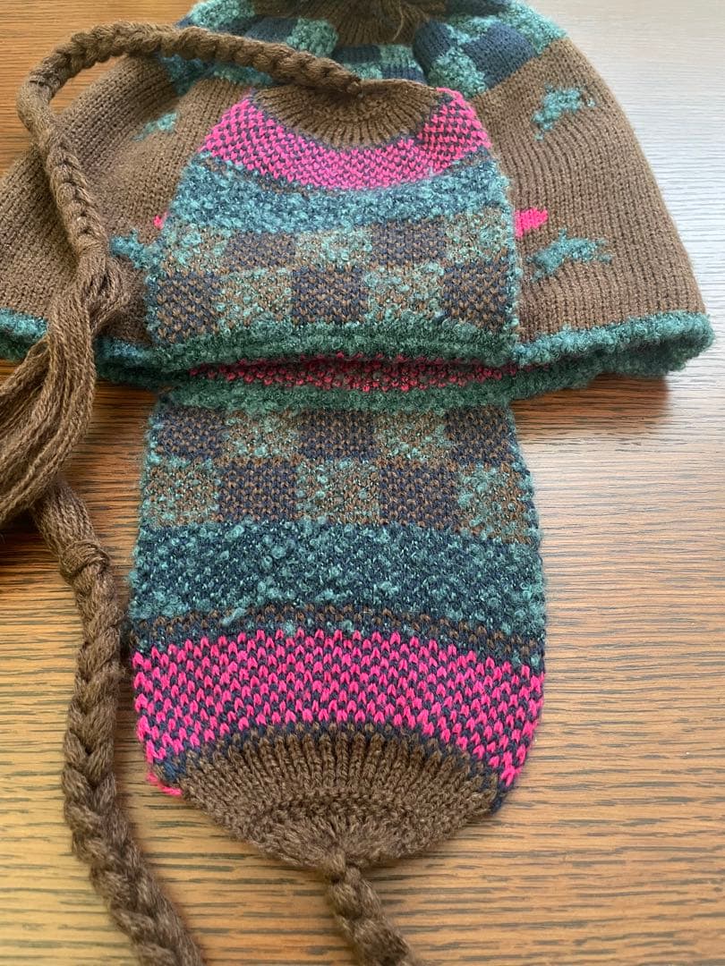 【Vivienne Westwood 耳当て付きニット帽子】