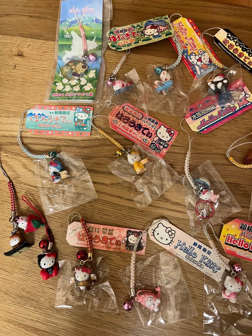 ご当地キティ ストラップ 16個セット